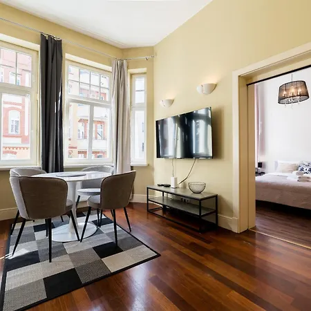 Wilson Park Apartment *