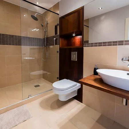 Wilson Park Apartment *